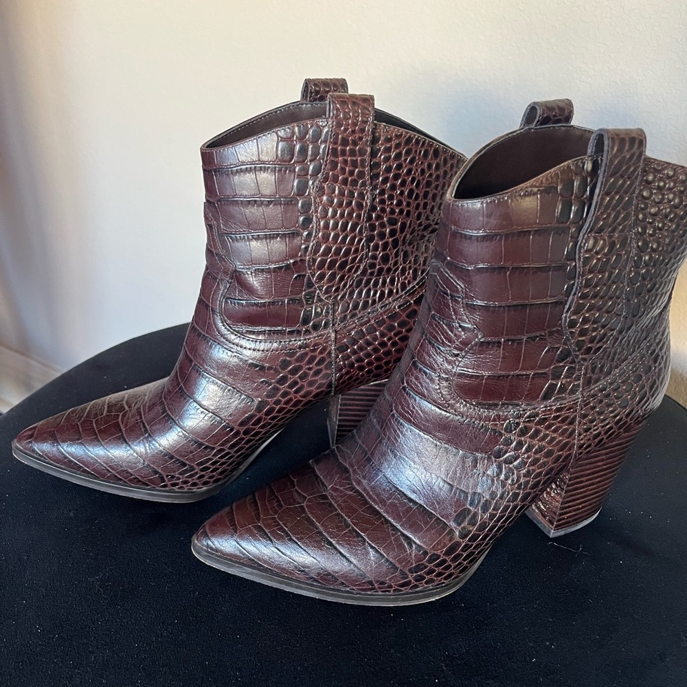 Gibson Latimer Dark Brown Crocodile-Embossed Booties